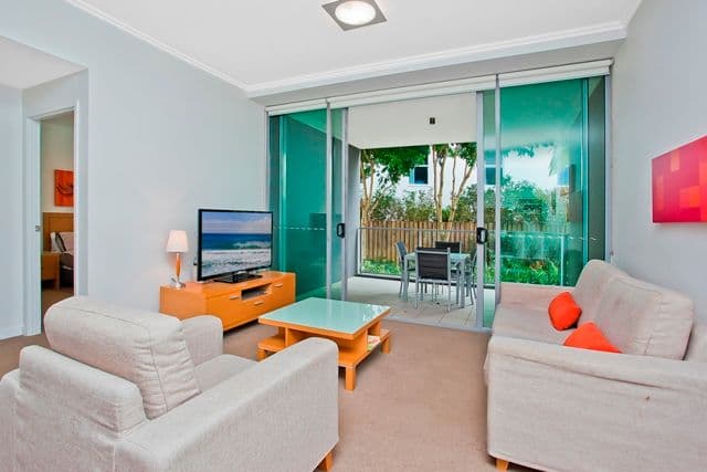2002 'Freshwater Point' 33 TE Peters Drive, BROADBEACH WATERS QLD 4218, Broadbeach Waters - Image 1
