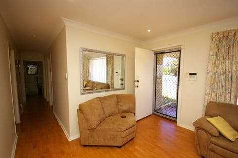 19 Nelligan Avenue, GIRRAWHEEN WA 6064, Girrawheen - Thumbnail 2