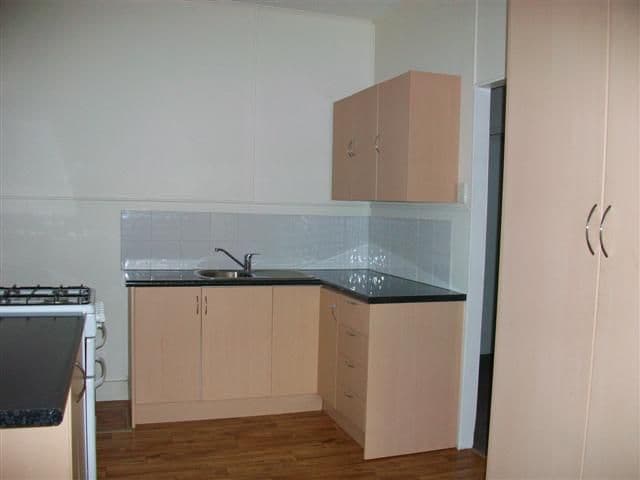 18 Hunter Street, ROMA QLD 4455, Roma - Thumbnail 3