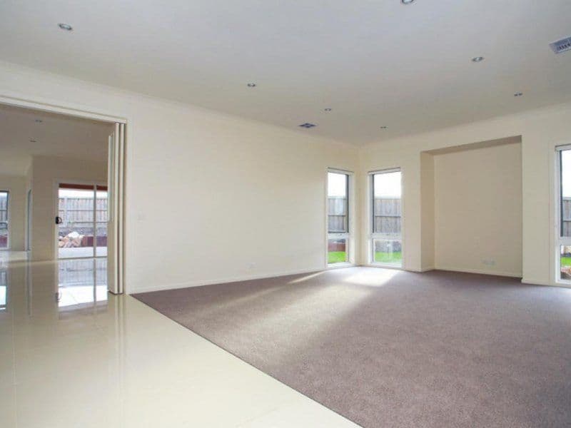 25 Bellis Circuit, CRANBOURNE SOUTH VIC 3977, Cranbourne South - Thumbnail 2