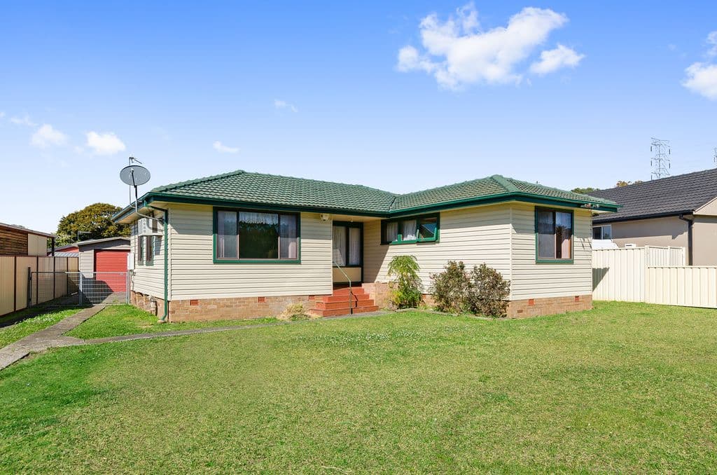 27 Eleebana Crescent, Koonawarra NSW 2530, Koonawarra - Image 1