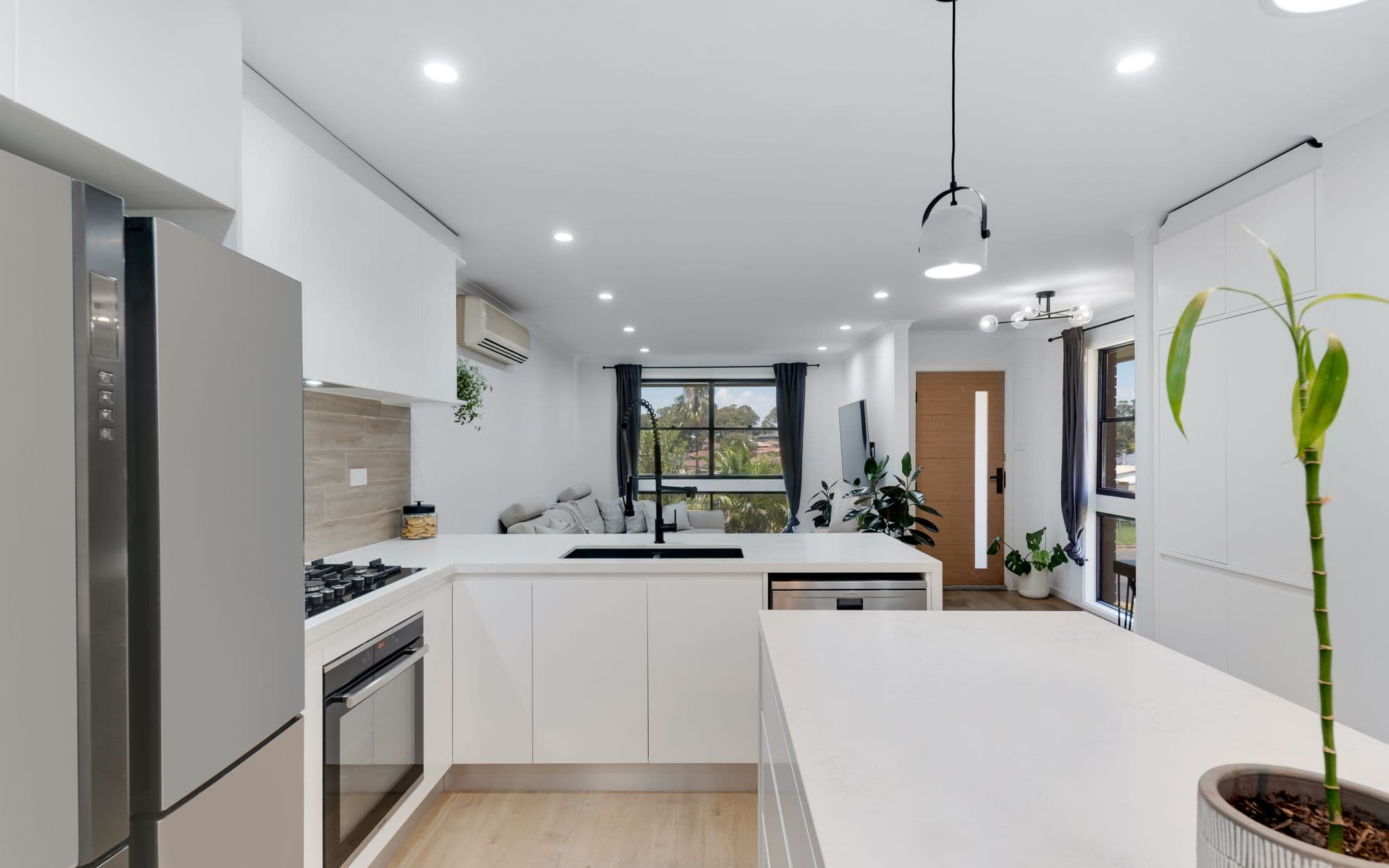 10 Desdemona Street, Rosemeadow NSW 2560, Rosemeadow - Thumbnail 3