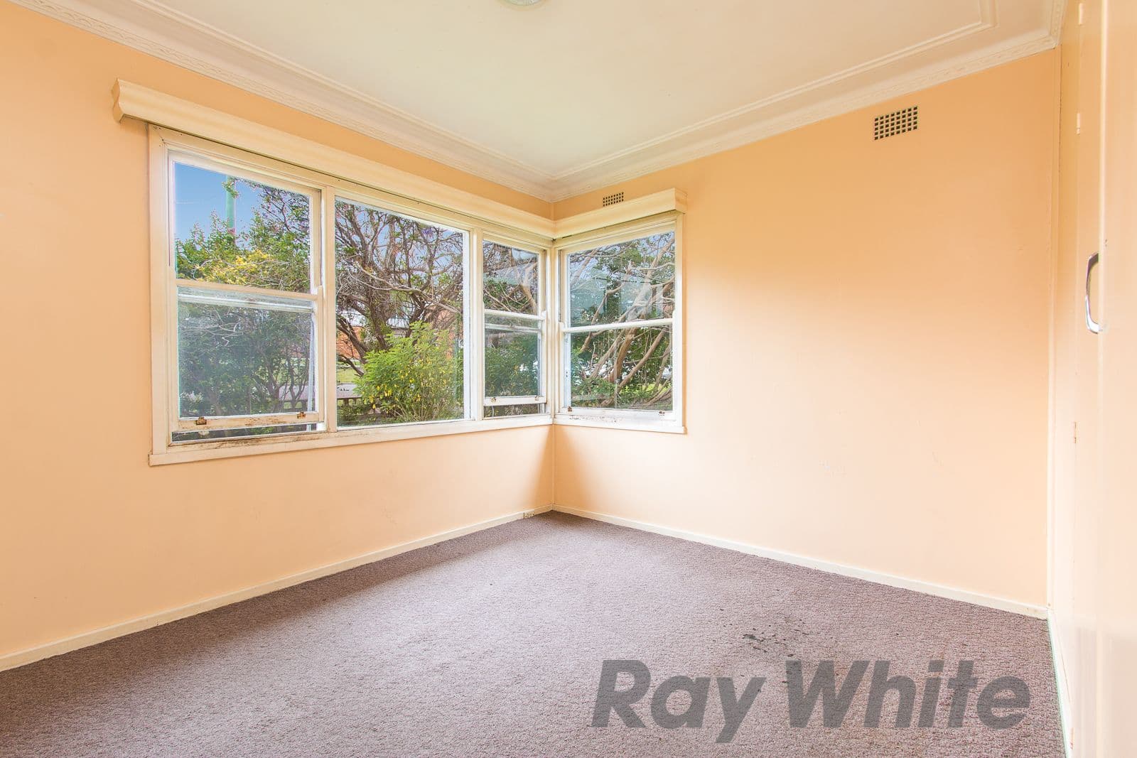 8 Dickinson Street, Charlestown - Thumbnail 5