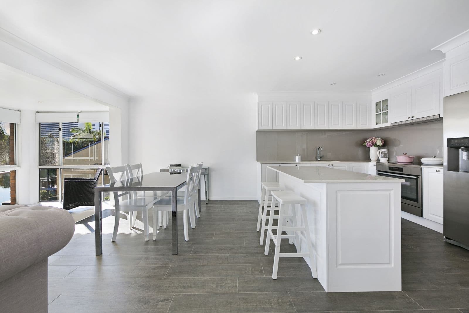 25-27 Hooker Boulevard, Broadbeach Waters QLD 4218, Broadbeach Waters - Thumbnail 4