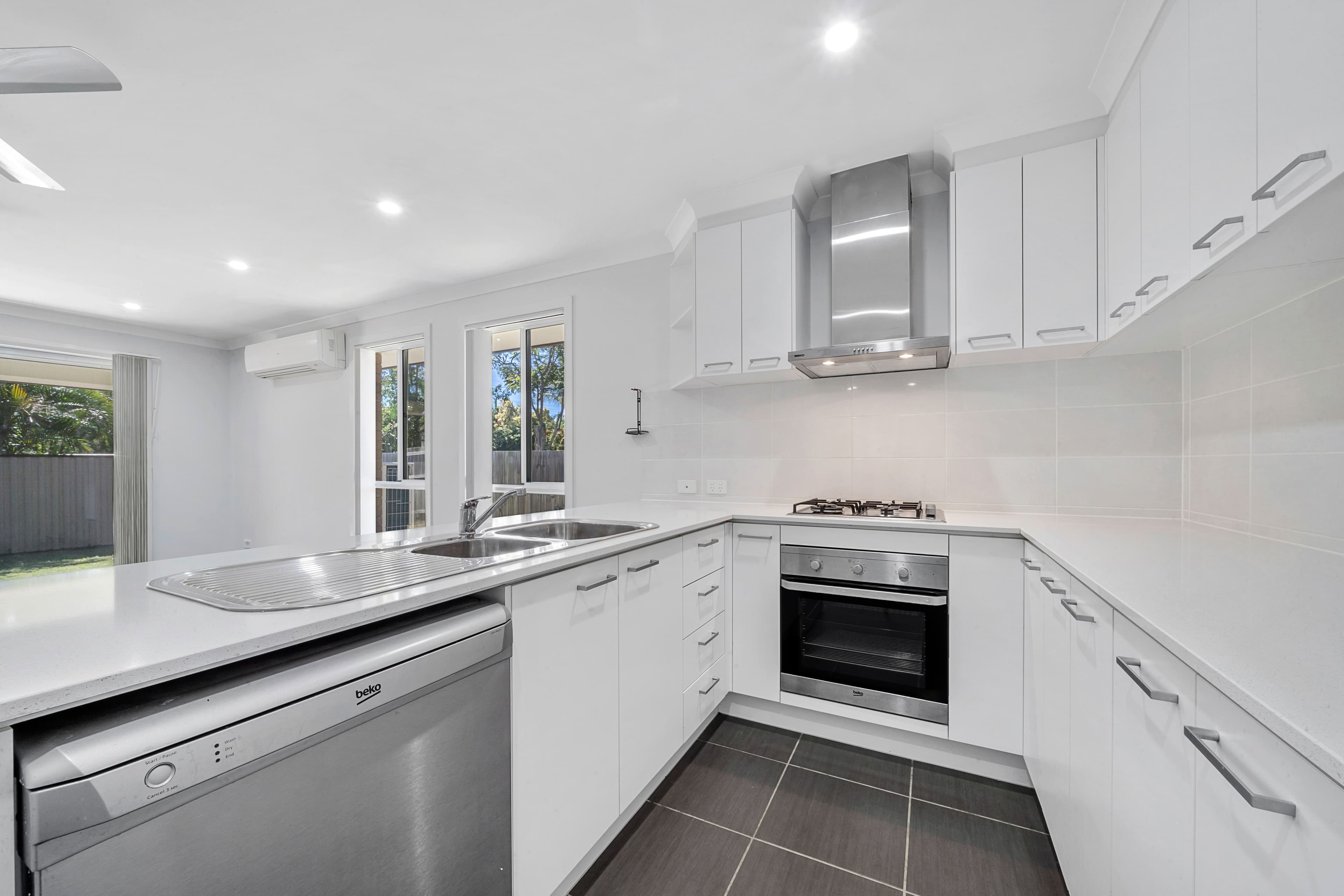 4 Woodburn Street, Marsden QLD 4132, Marsden - Thumbnail 8