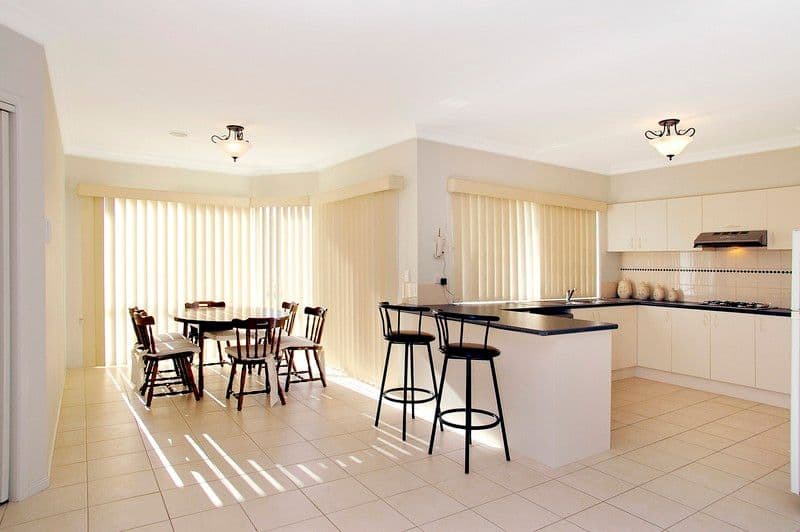 4 Rosa Court, BELL PARK VIC 3215, Bell Park - Thumbnail 2
