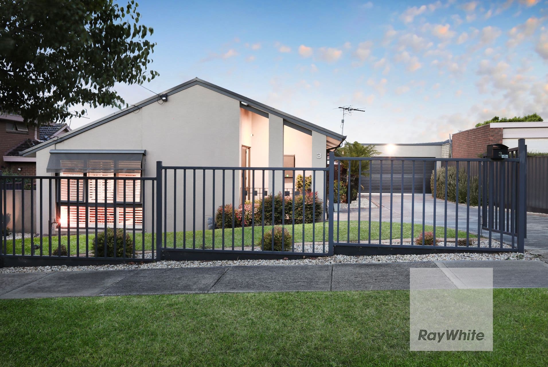 3 Reeves Close, Gladstone Park VIC 3043, Gladstone Park - Thumbnail 2