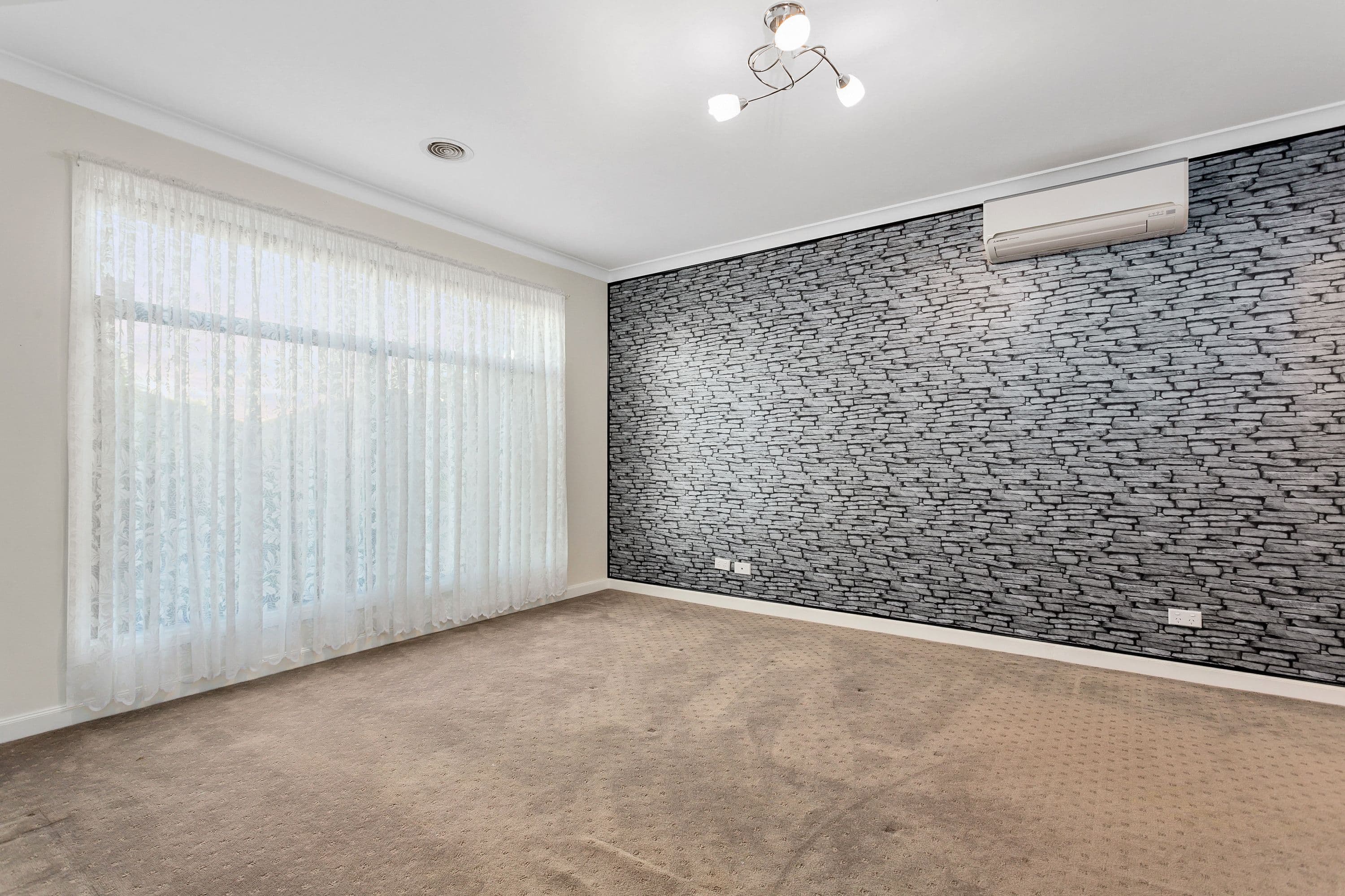 9 Amberley Drive, Pakenham VIC 3810, Pakenham - Thumbnail 7