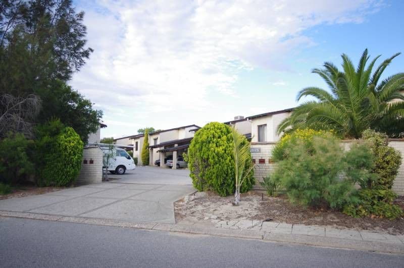 4 Hepworth Way, NORANDA WA 6062, Noranda - Thumbnail 2