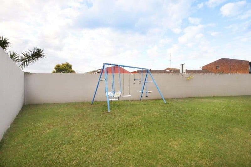 17 Mackay Place, BURLEIGH WATERS QLD 4220, Burleigh Waters - Thumbnail 4