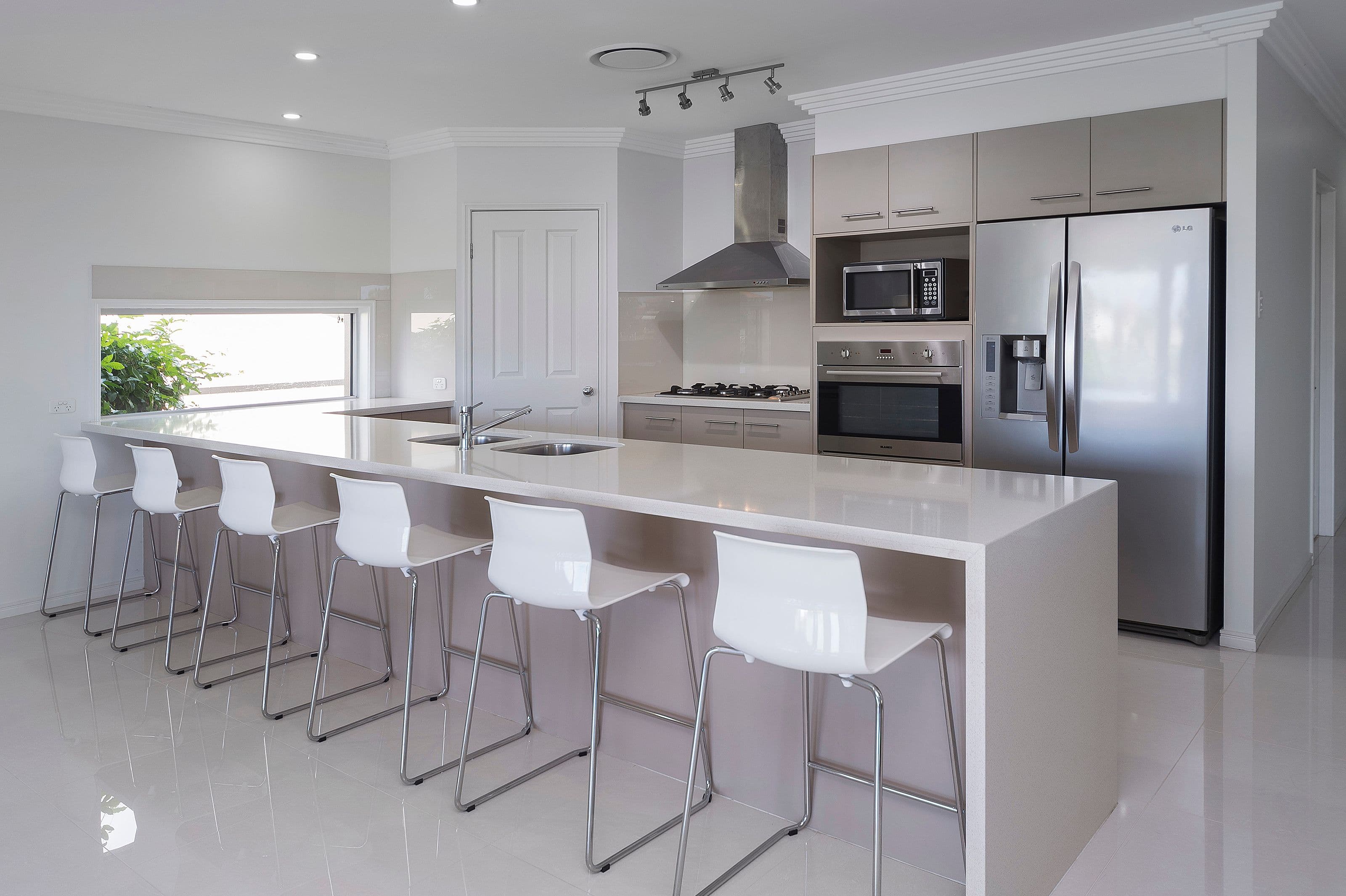 126 The Peninsula, Helensvale QLD 4212, Helensvale - Thumbnail 2