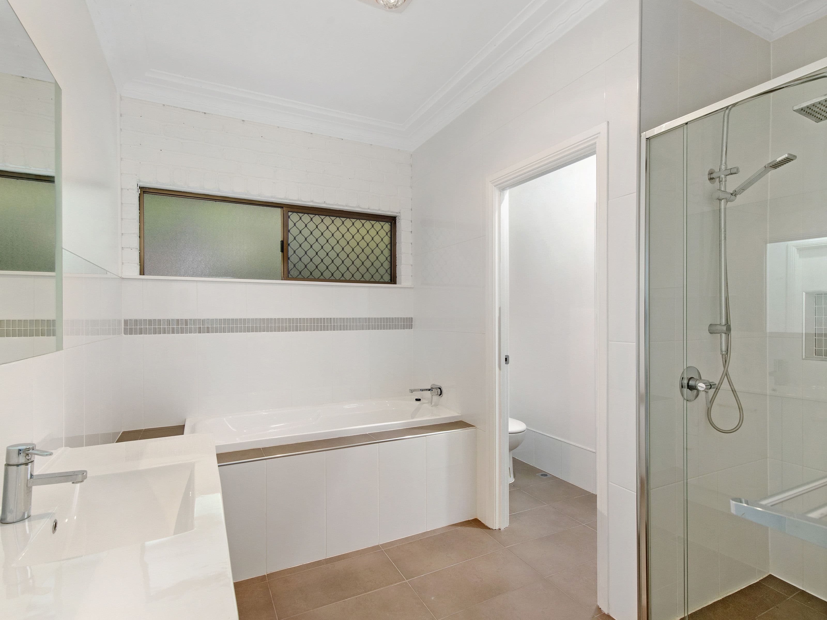 3B Dromana Crescent, Helensvale QLD 4212, Helensvale - Thumbnail 8