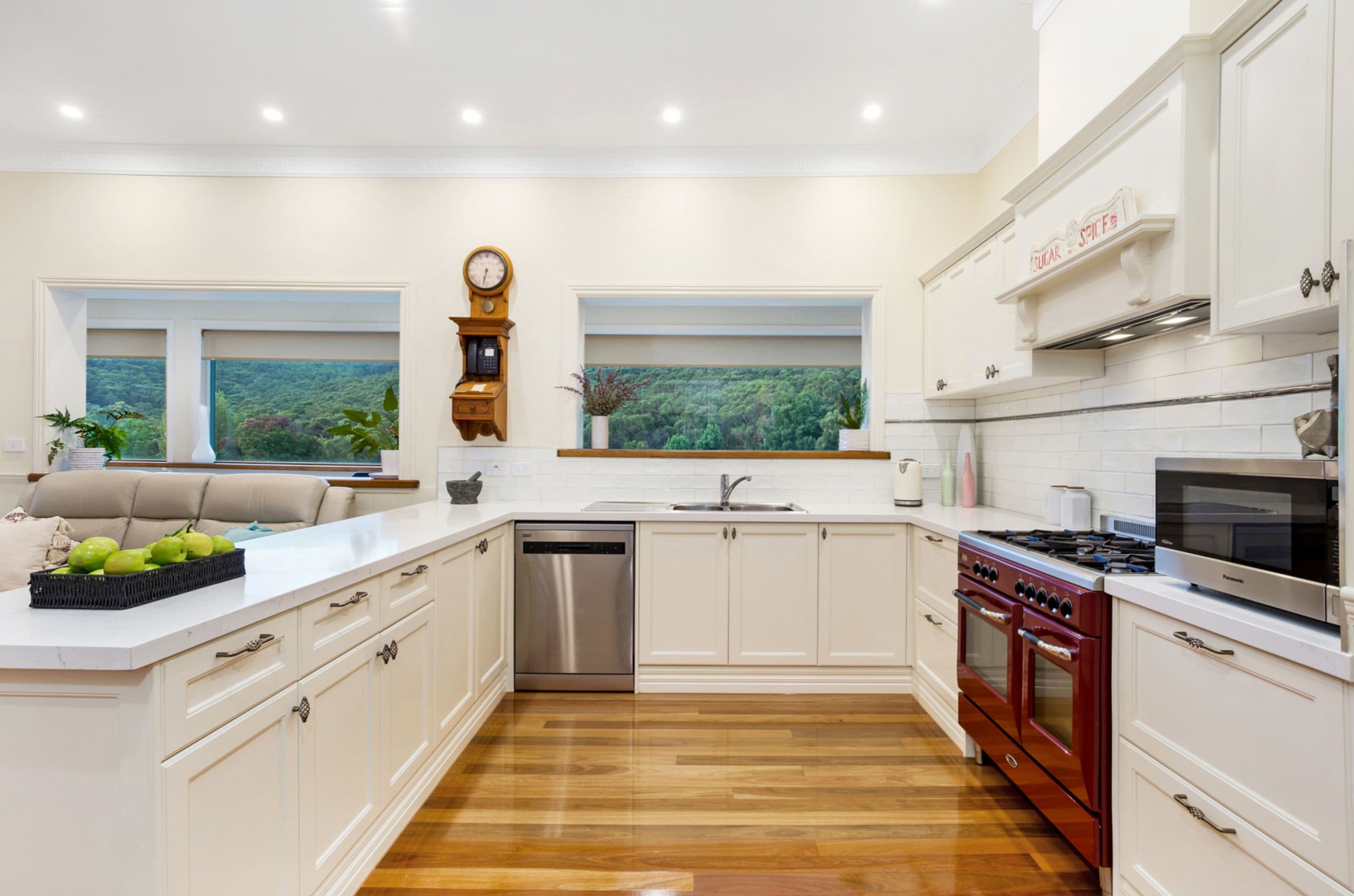 13 Bates Avenue, Upper Ferntree Gully VIC 3156, Upper Ferntree Gully - Thumbnail 2