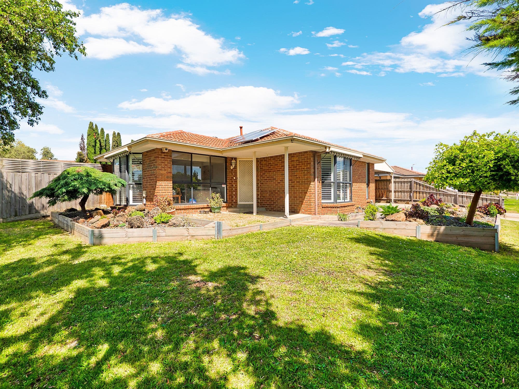 6 South Anderson Court, Cranbourne VIC 3977, Cranbourne - Thumbnail 2