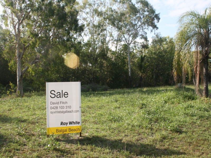 2 Pebble Beach Court, BALGAL BEACH QLD 4816, Balgal Beach - Thumbnail 2