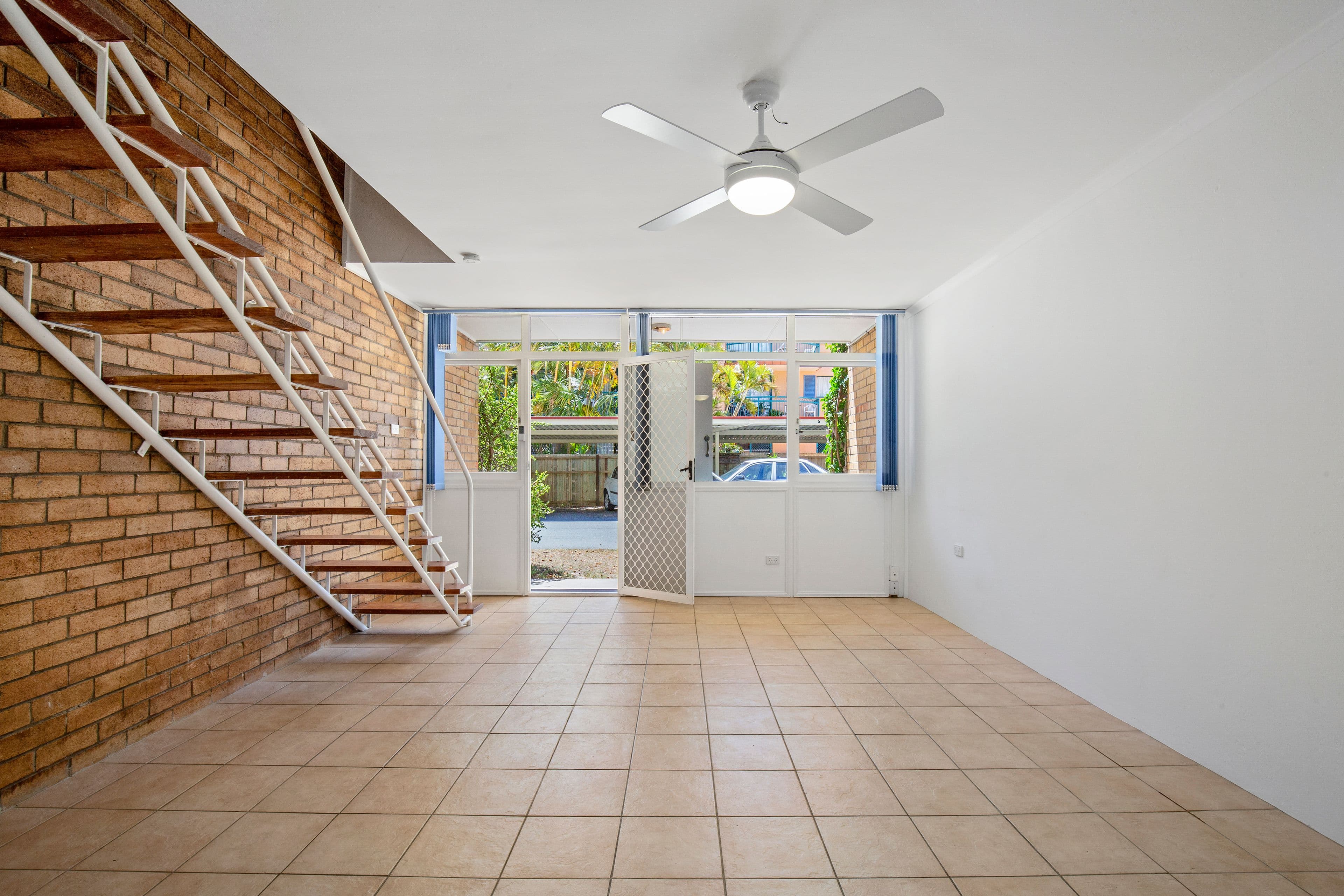 15 George Avenue, Broadbeach QLD 4218, Broadbeach - Thumbnail 2