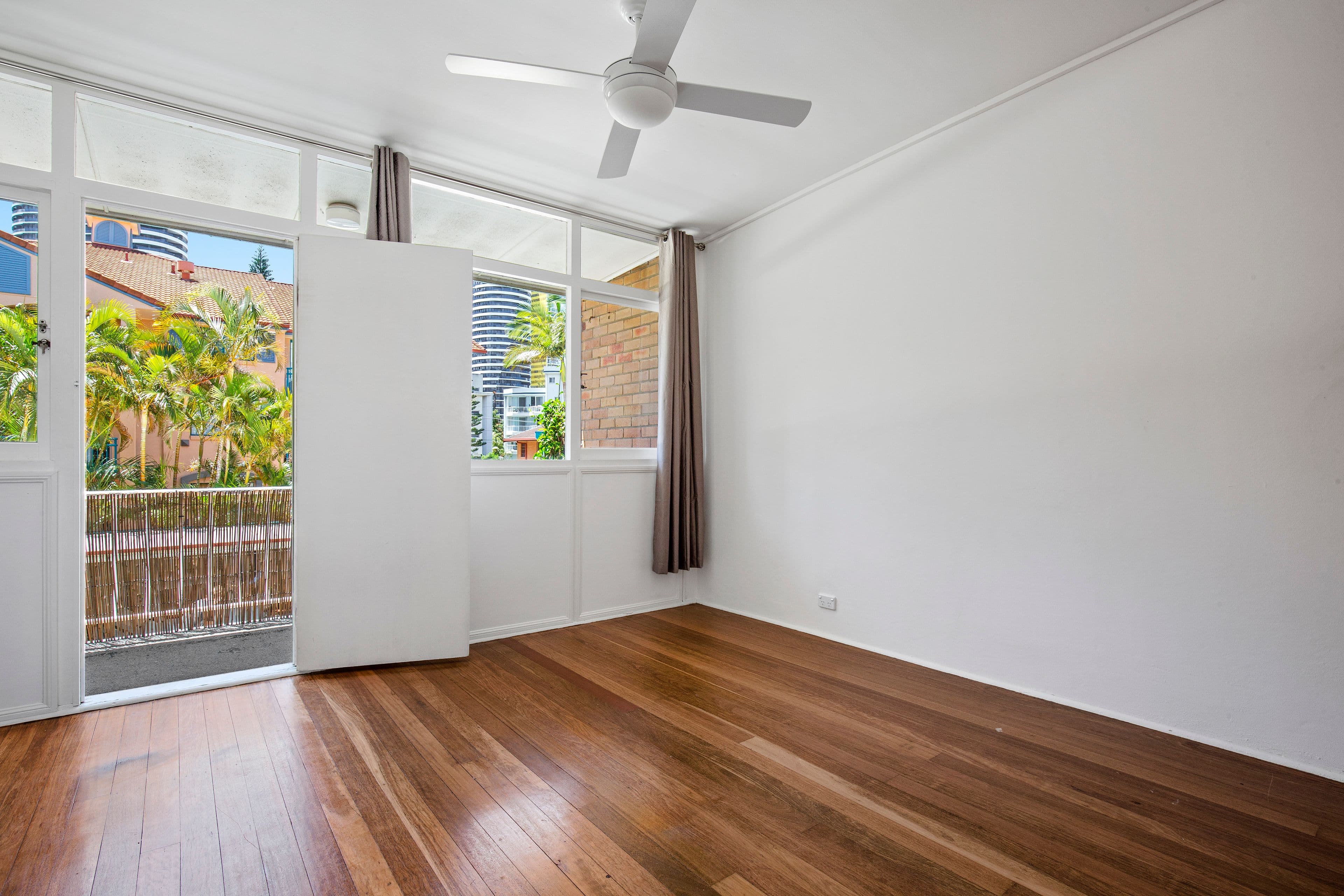 15 George Avenue, Broadbeach QLD 4218, Broadbeach - Thumbnail 3