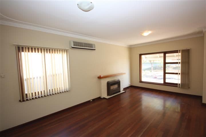 26 Hewton Street, MORLEY WA 6062, Morley - Thumbnail 2