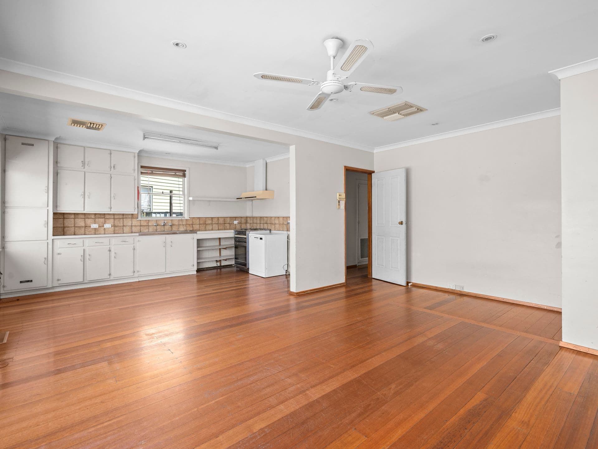10 Harold Street, Benalla VIC 3672, Benalla - Thumbnail 4