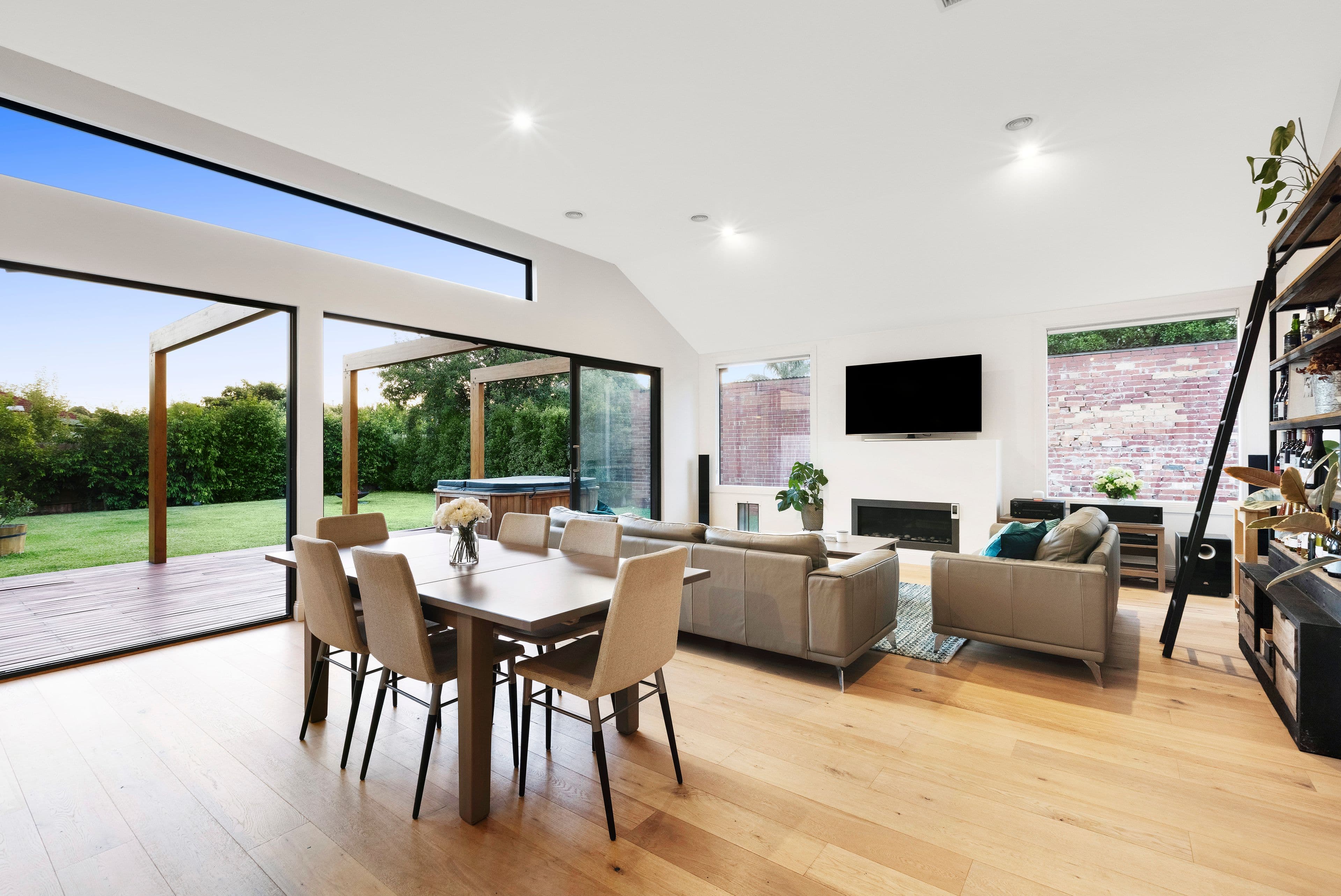 12 Wallace Avenue, Murrumbeena VIC 3163, Murrumbeena - Thumbnail 3