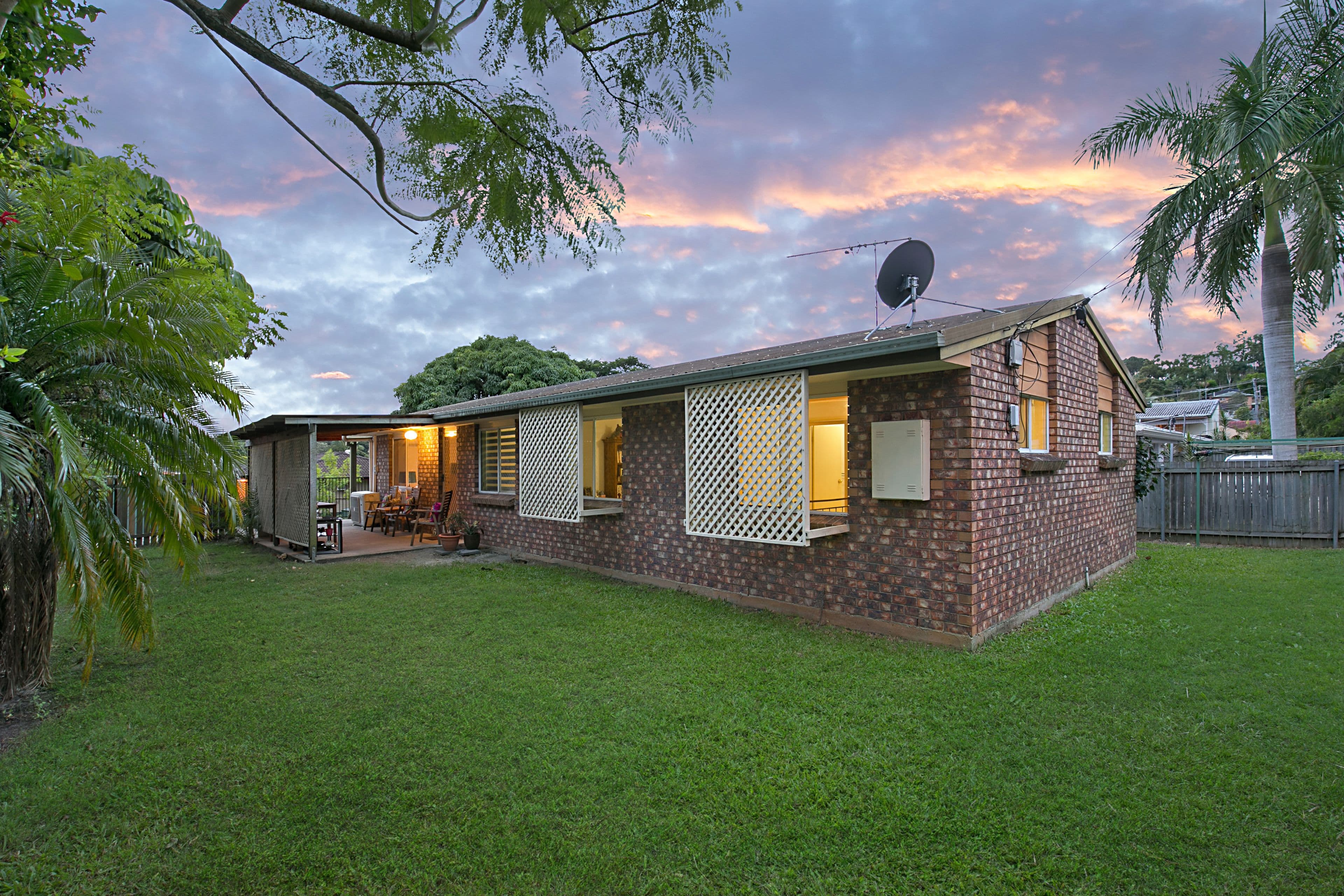 52 Dennis Road, Springwood QLD 4127, Springwood - Thumbnail 2