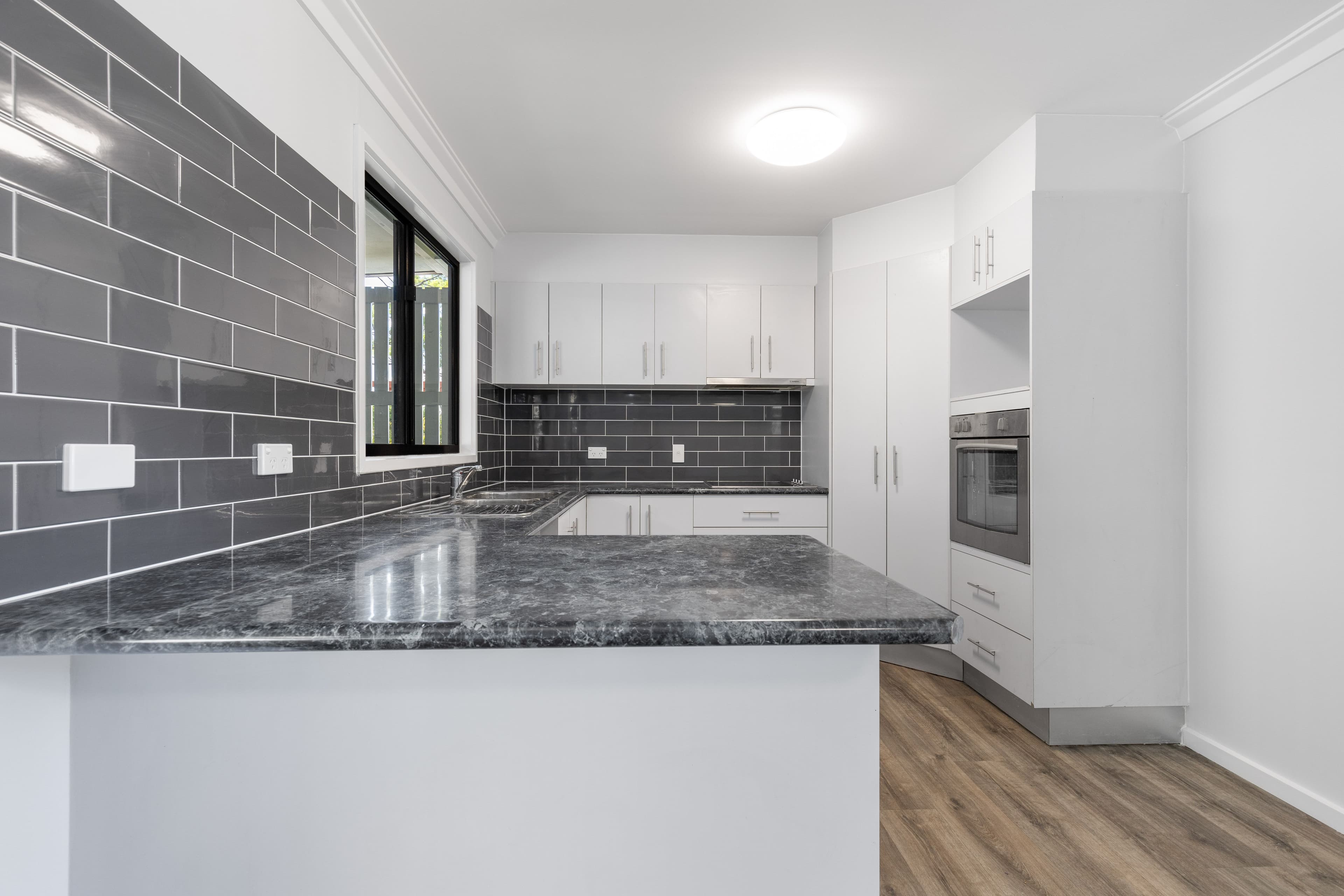3 Barry Street, Emerald QLD 4720, Emerald - Thumbnail 3