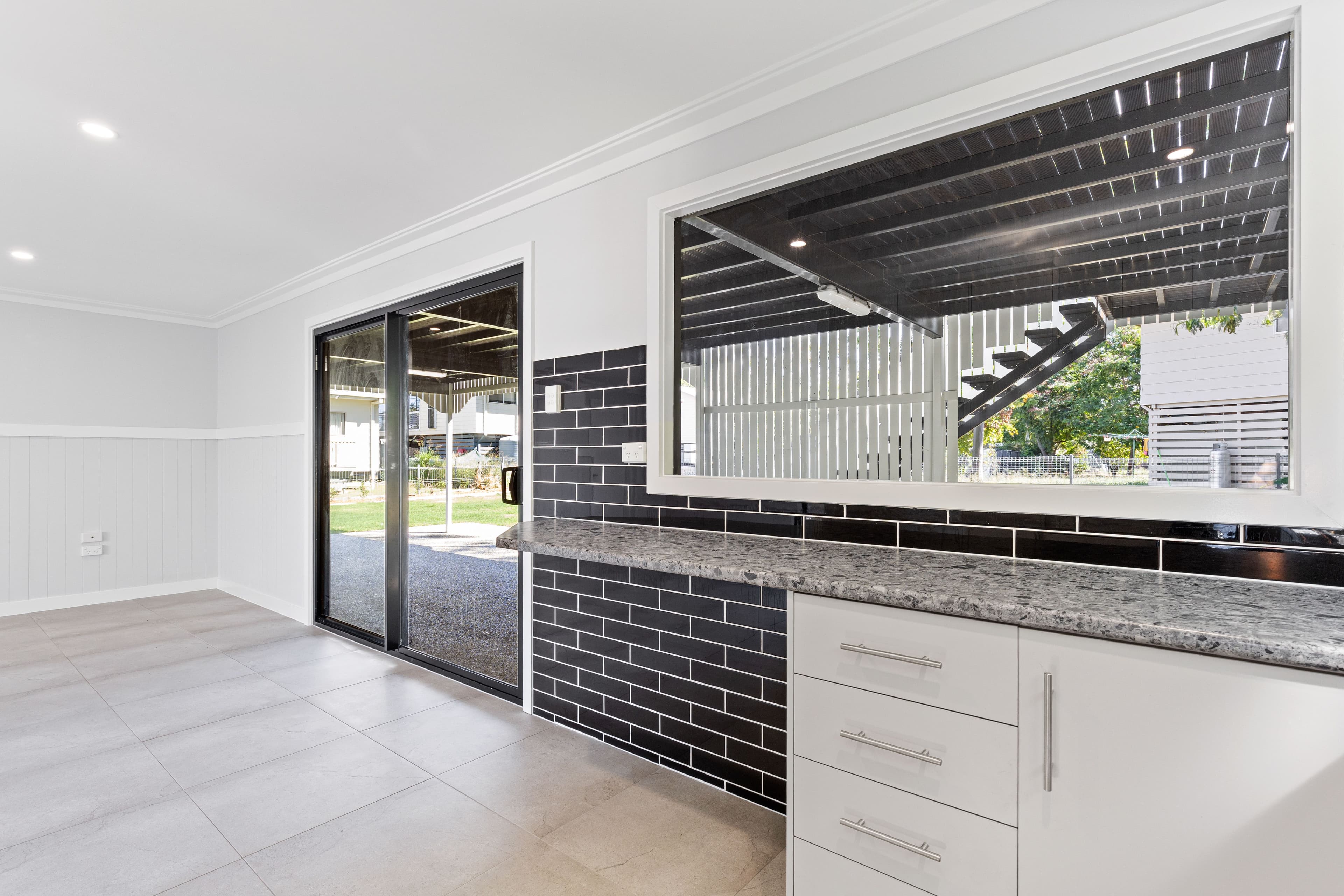 3 Barry Street, Emerald QLD 4720, Emerald - Thumbnail 8