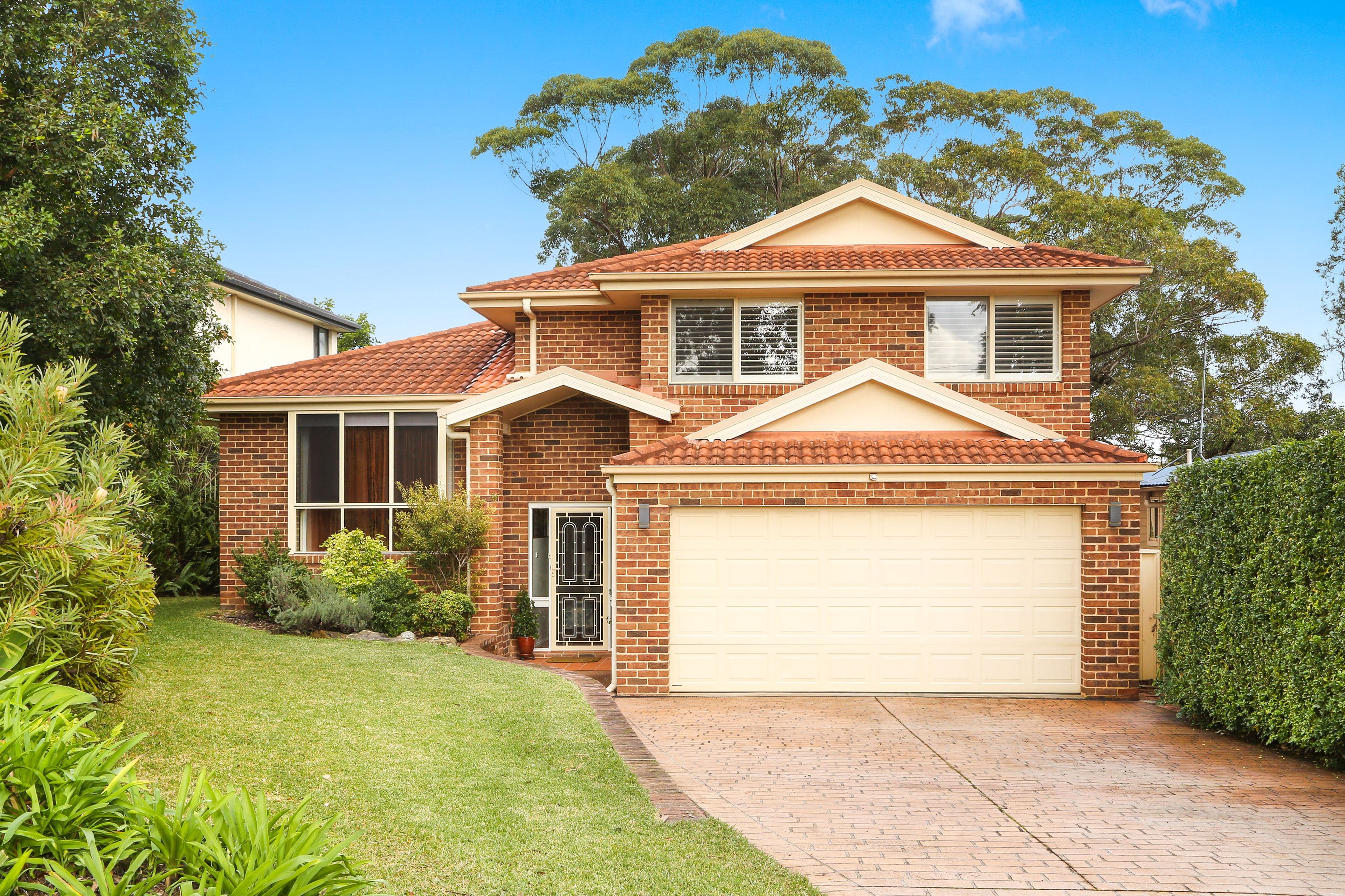 8 Julie Street, Saratoga - Image 1