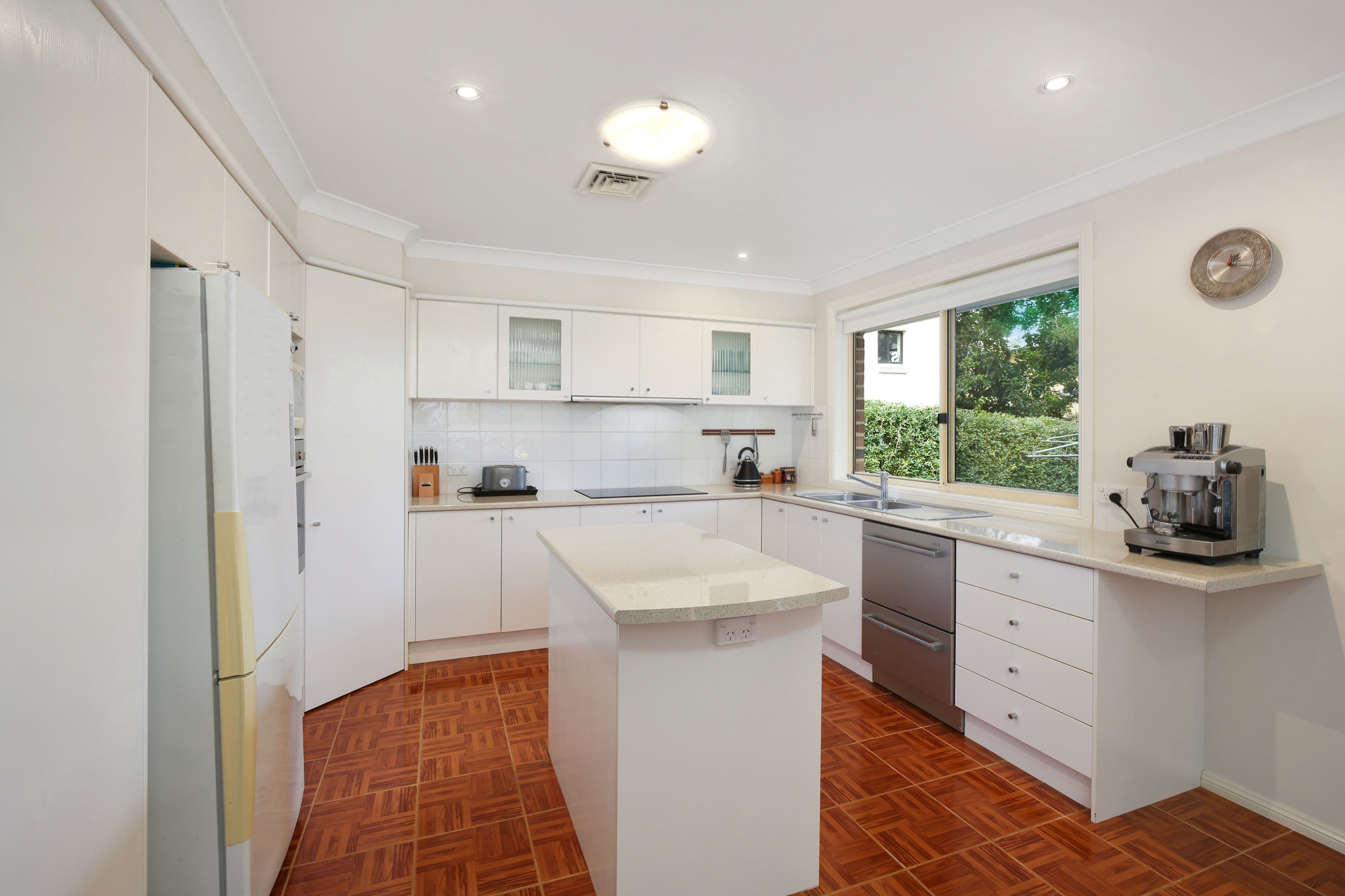 8 Julie Street, Saratoga - Thumbnail 4