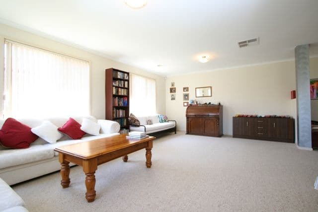 22 Inglewood Street, GUNGAHLIN ACT 2912, Gungahlin - Thumbnail 3