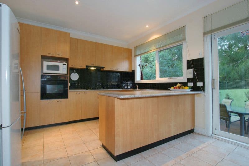 3 Grenfell Road, Mount Waverley VIC 3149, Mount Waverley - Thumbnail 4