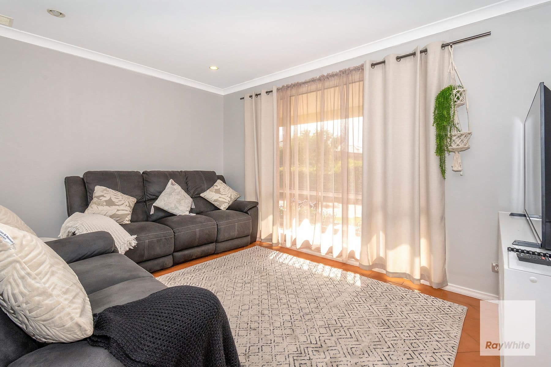 18 Cordoba Way, Orana WA 6330, Orana - Thumbnail 5