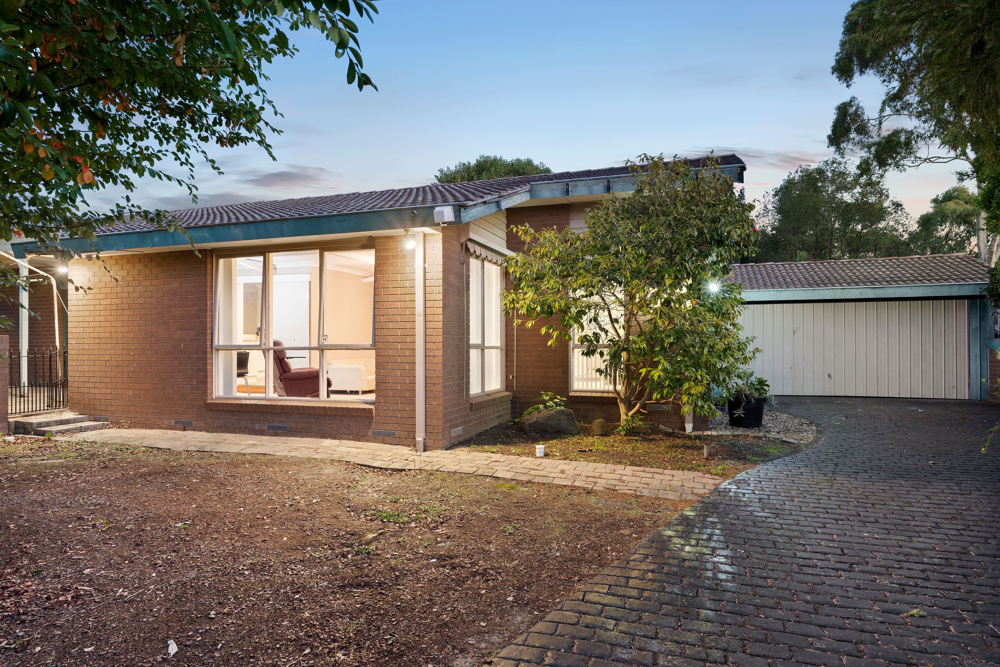 5 Burnside Court, Wantirna South VIC 3152, Wantirna South - Image 1