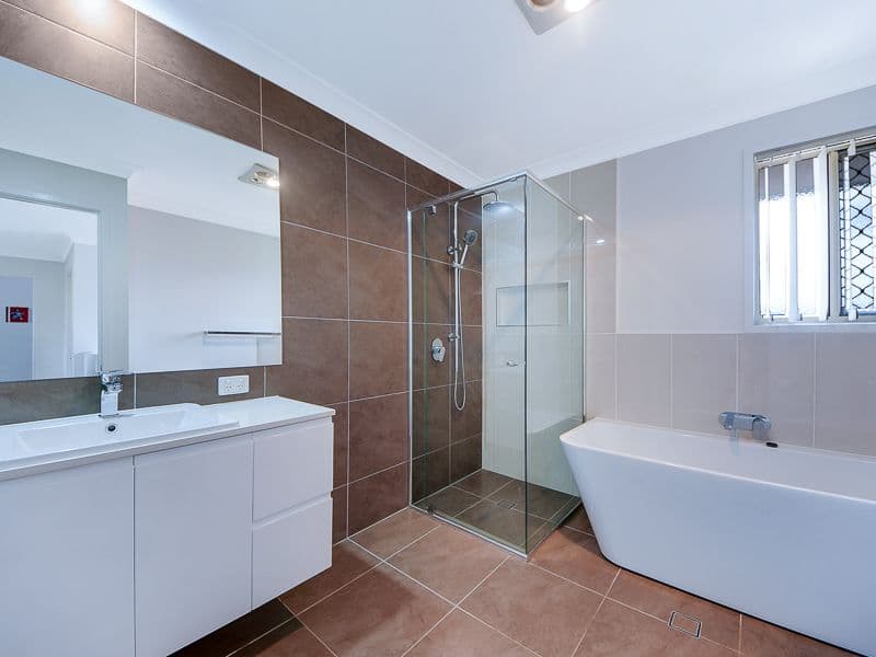 10 Hollywood Avenue, Bellmere QLD 4510, Bellmere - Thumbnail 3