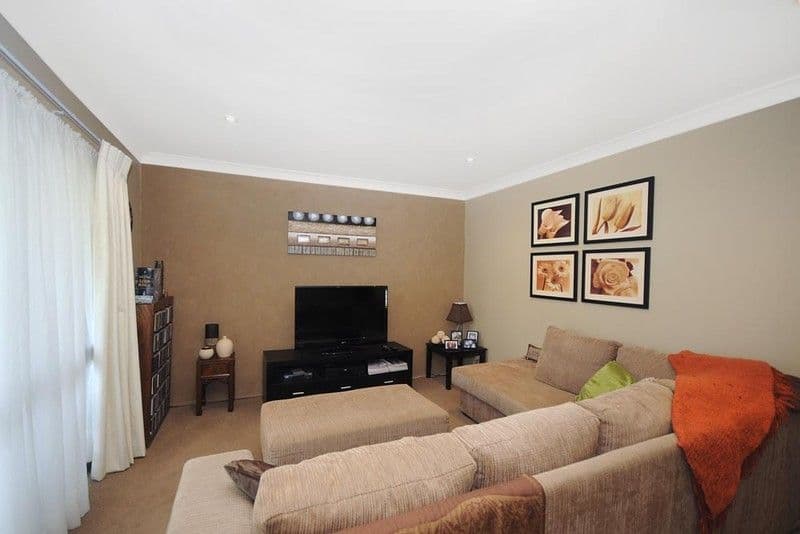 25 Sardon Street, CENTENARY HEIGHTS QLD 4350, Centenary Heights - Thumbnail 2