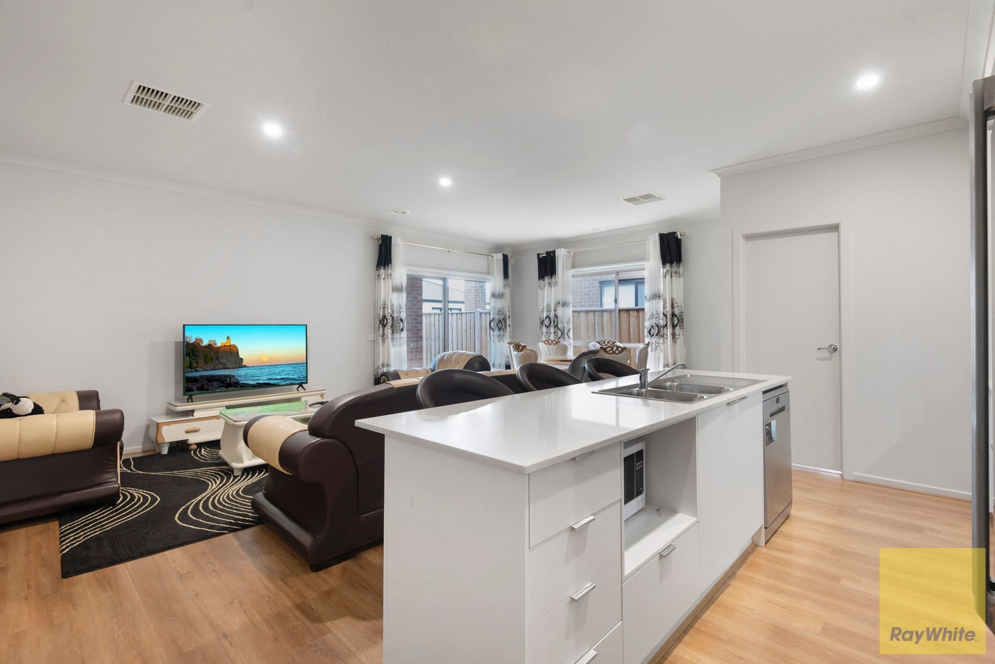 27 Joanne Drive, Truganina VIC 3029, Truganina - Thumbnail 5