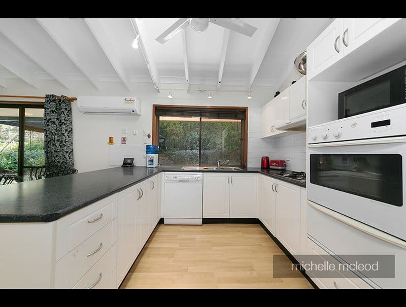 5 Bynoe Close, Chapel Hill QLD 4069, Chapel Hill - Thumbnail 8