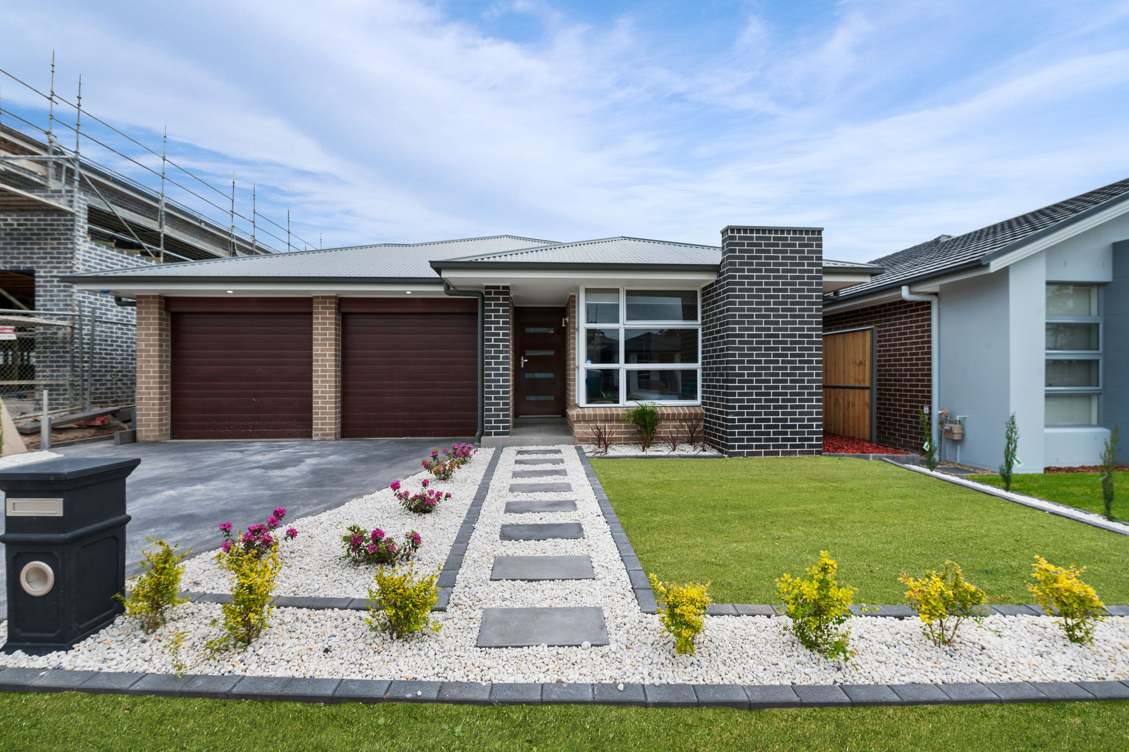 2/2a Kadonga Avenue, Kensington Gardens - Image 1