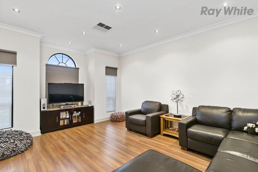 42 Simone Court, Caboolture QLD 4510, Caboolture - Thumbnail 2