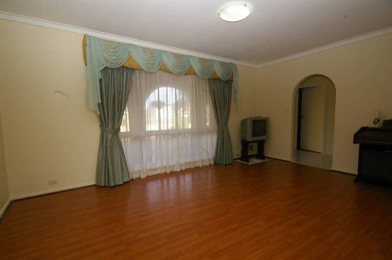 242 Grand Promenade, DIANELLA WA 6059, Dianella - Thumbnail 2