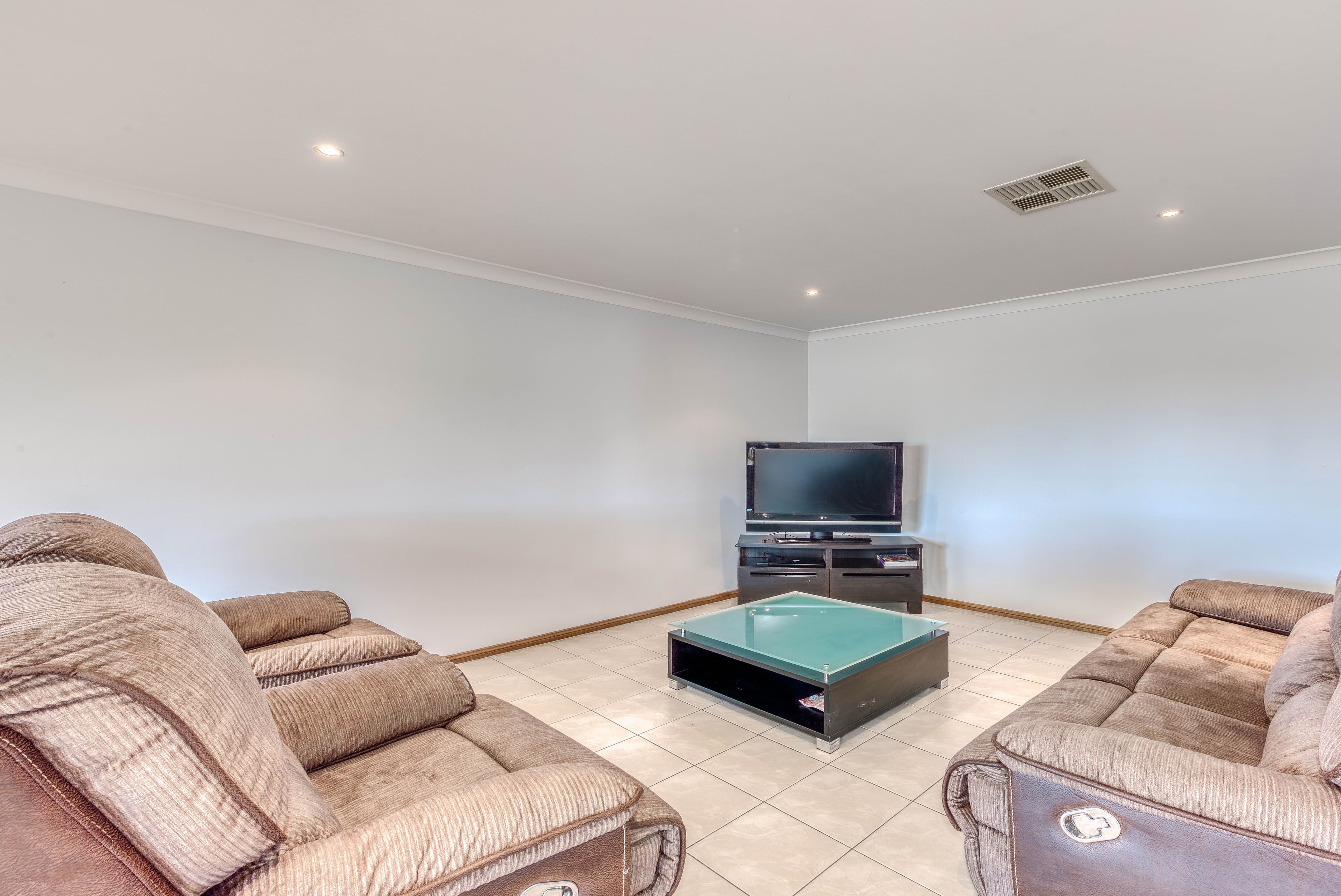 7 Danthonia Street, Mount Annan - Thumbnail 8