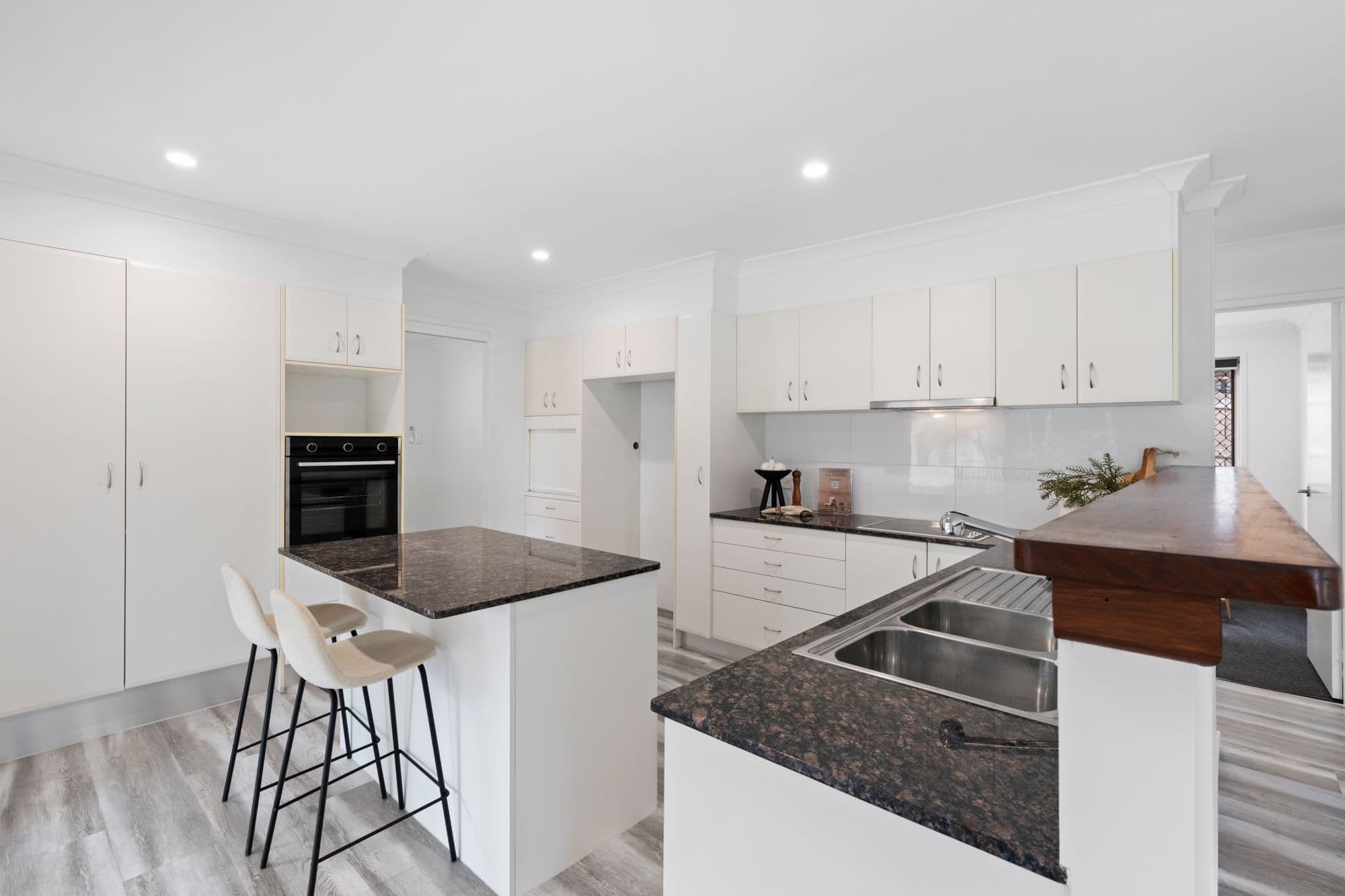 11 Huntingdale Crescent, Robina QLD 4226, Robina - Thumbnail 5