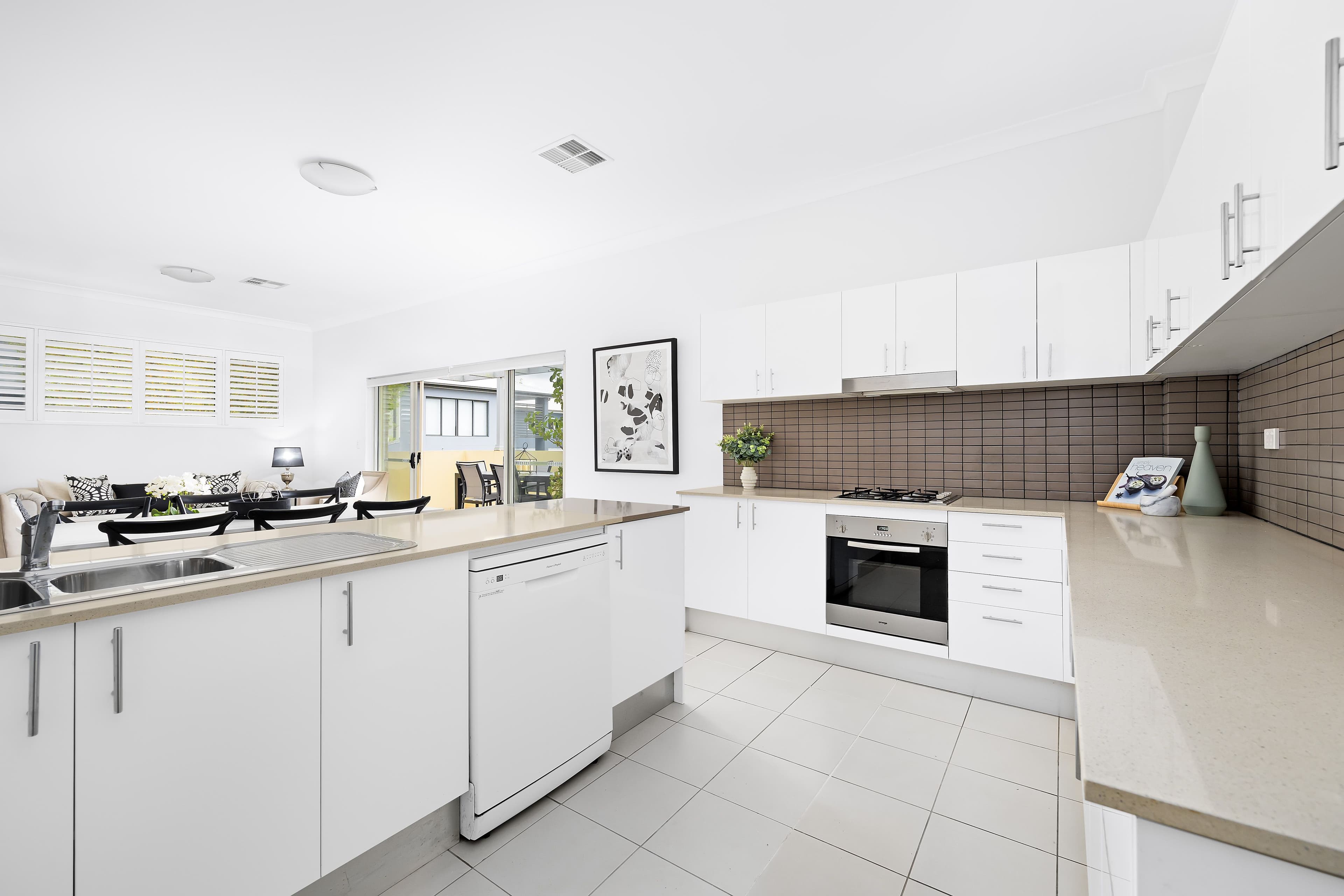 32 Clissold Road, Wahroonga NSW 2076, Wahroonga - Thumbnail 3