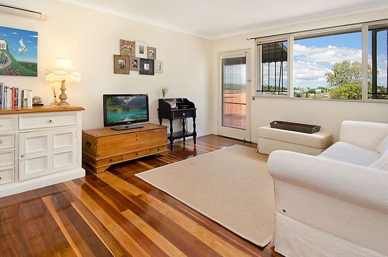 9 Miriam Street, HOLLAND PARK WEST QLD 4121, Holland Park West - Thumbnail 2