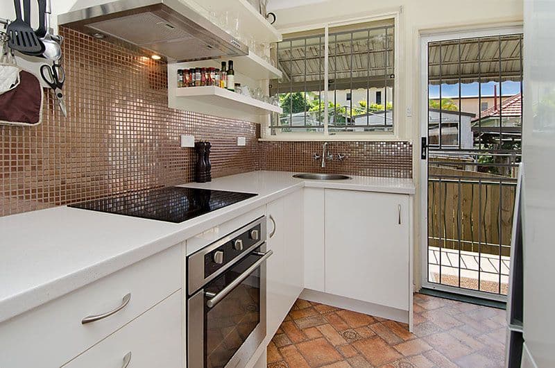 9 Miriam Street, HOLLAND PARK WEST QLD 4121, Holland Park West - Thumbnail 3