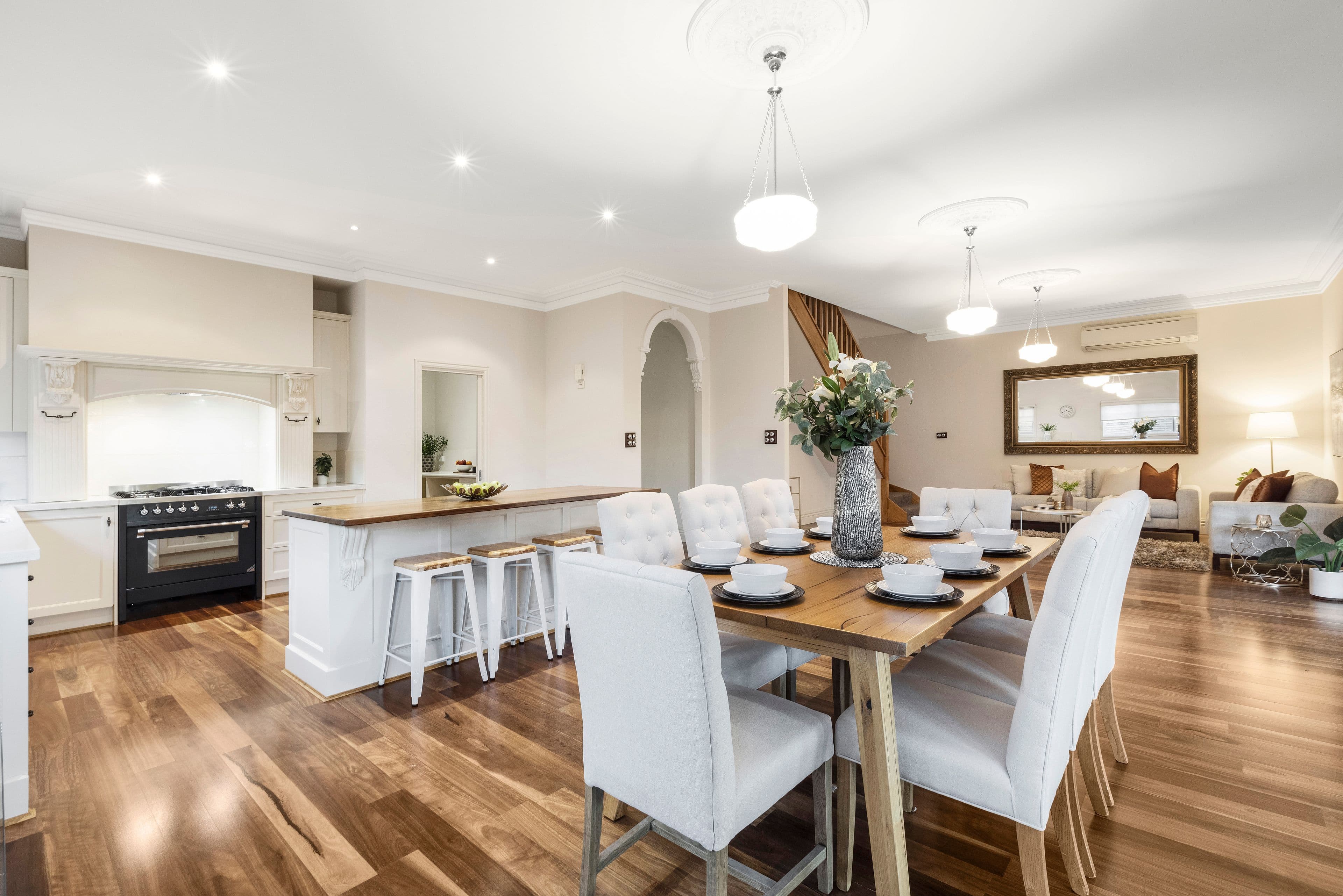 61 Carlisle Crescent, Hughesdale VIC 3166, Hughesdale - Thumbnail 2