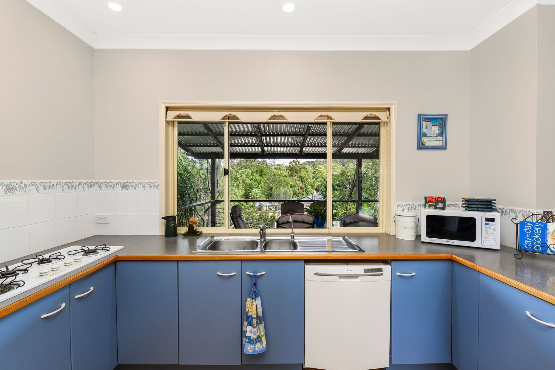 12 Carrick Place, Ferny Grove QLD 4055, Ferny Grove - Thumbnail 3