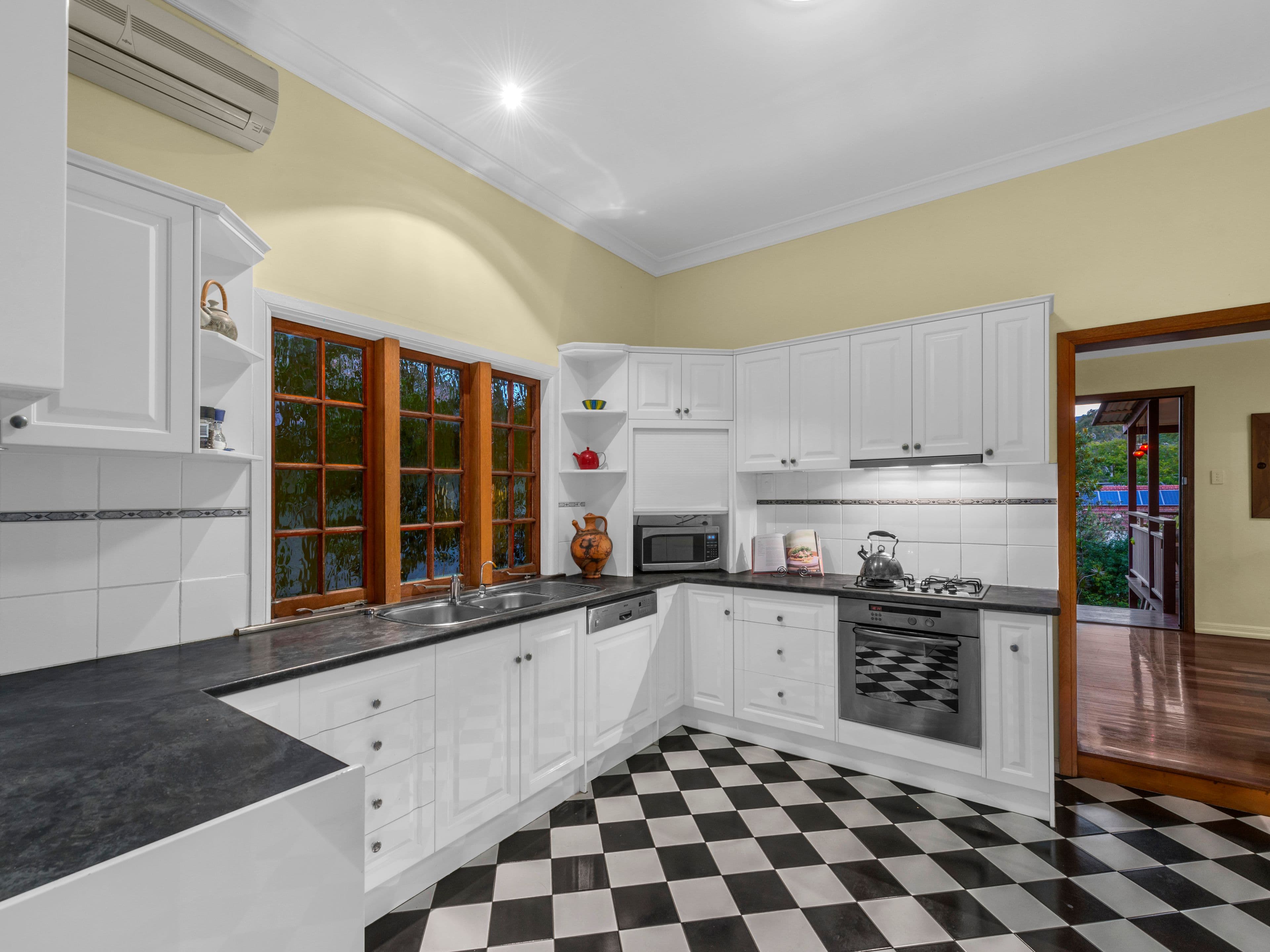63 Boundary Road, Bardon QLD 4065, Bardon - Thumbnail 5