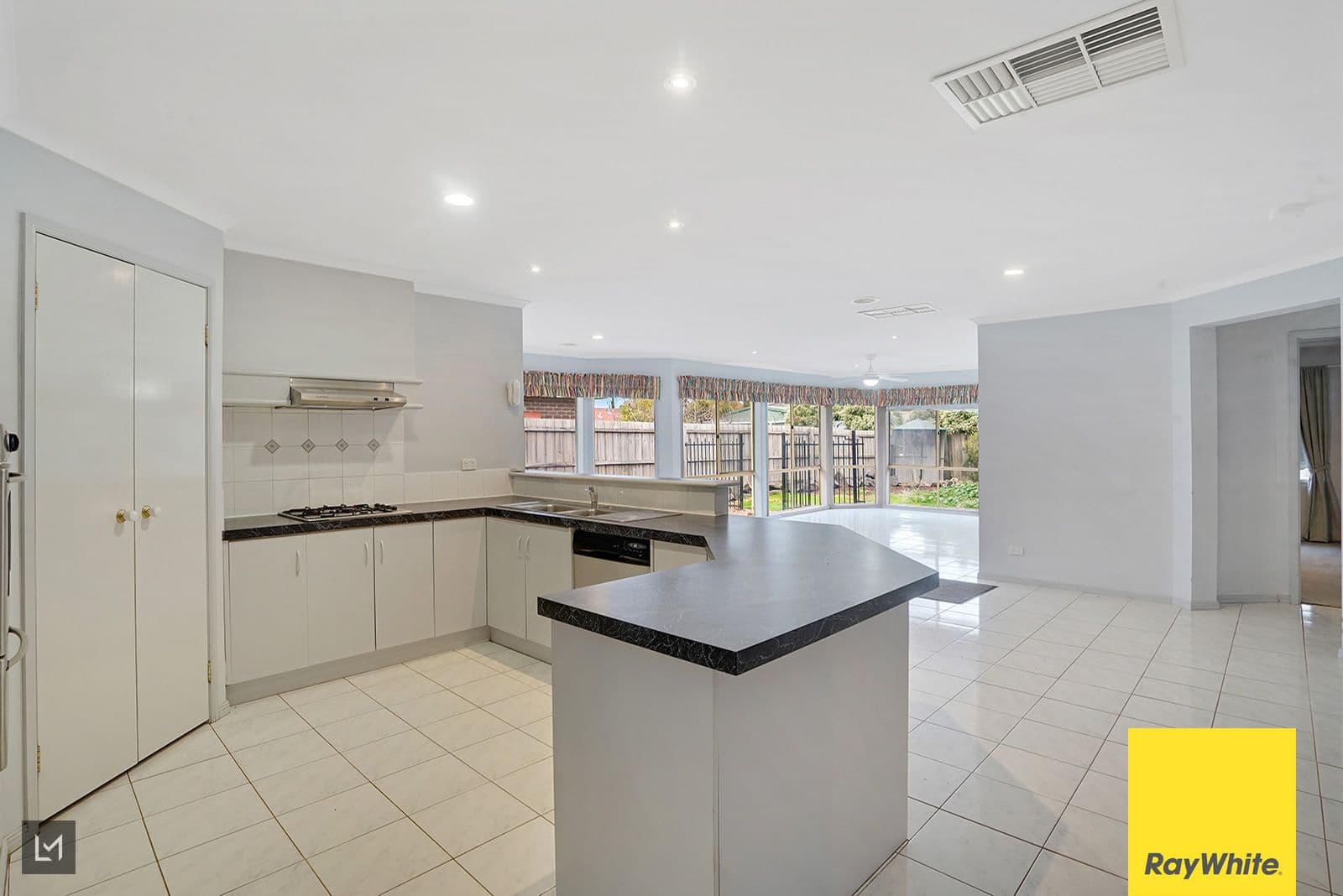 4 Oakwood Crescent, Hoppers Crossing VIC 3029, Hoppers Crossing - Thumbnail 7