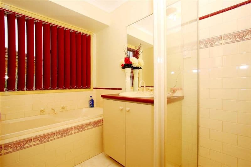 17 Herrington Turn, CAROLINE SPRINGS VIC 3023, Caroline Springs - Thumbnail 5